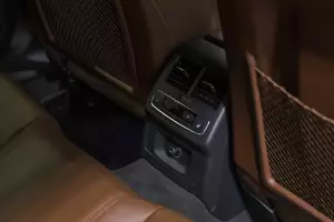 Audi  2