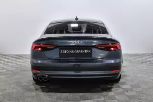 Audi  18