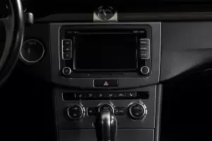 Volkswagen  12