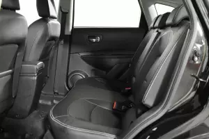 Nissan  2