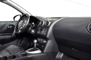 Nissan  11