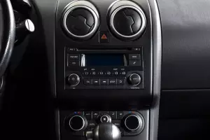 Nissan  12