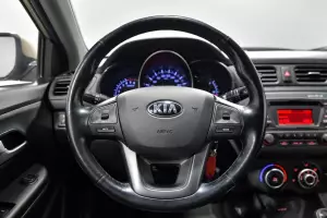 Kia  6