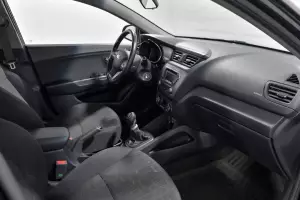 Kia  6