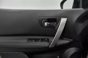 Nissan  11