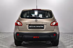 Nissan  4
