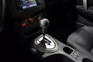 Nissan  9