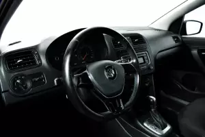 Volkswagen  8