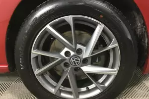 Volkswagen  8