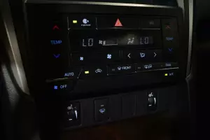 Toyota  9