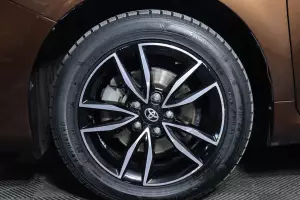 Toyota  11