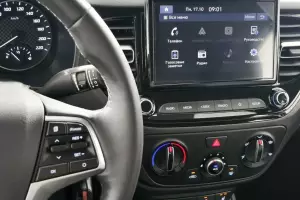 Hyundai  12