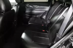 Nissan  10