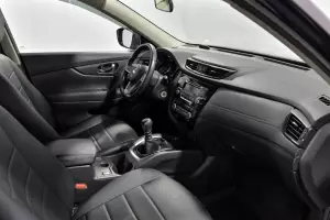 Nissan  10