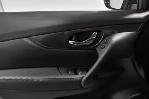 Nissan  9