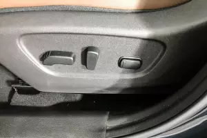 Nissan  10