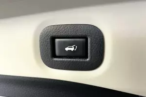 Nissan  5
