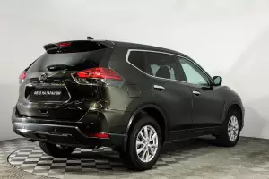 Nissan  4