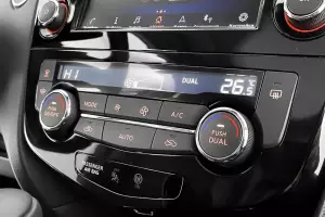 Nissan  4