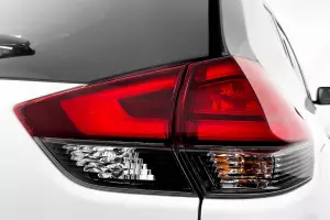 Nissan  11
