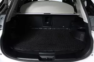 Nissan  6
