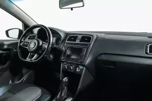 Volkswagen  8