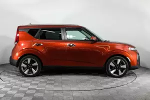 Kia  3