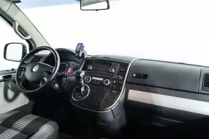 Volkswagen  8