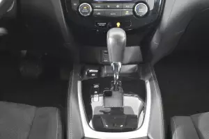 Nissan  11