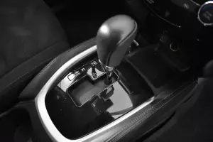 Nissan  6