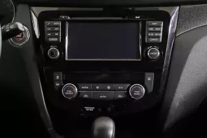 Nissan  8
