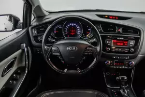 Kia  12