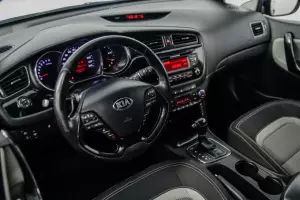 Kia  8