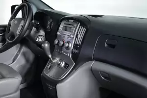 Hyundai  11