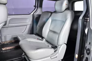 Hyundai  12