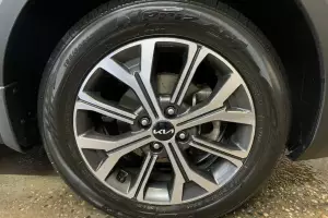 Kia  15