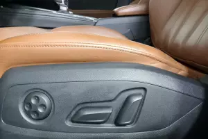 Audi  8