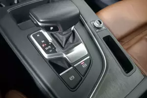 Audi  6