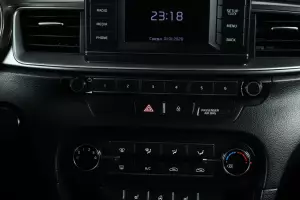 Kia  17