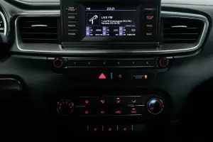 Kia  12