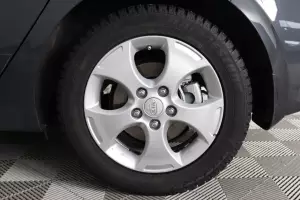 Kia  23
