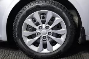 Kia  9