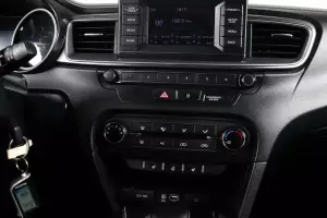 Kia  15