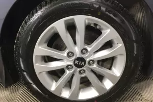Kia  3