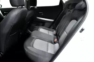 Kia  11