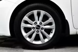 Kia  6