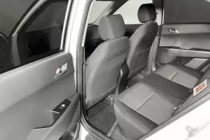 Hyundai  12