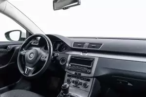 Volkswagen  8