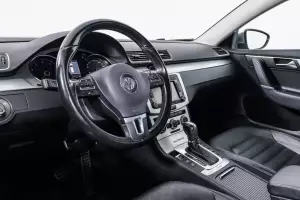 Volkswagen  8