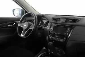 Nissan  11